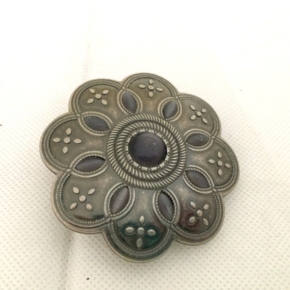 Accessories - Silver Flower Belt Bucket